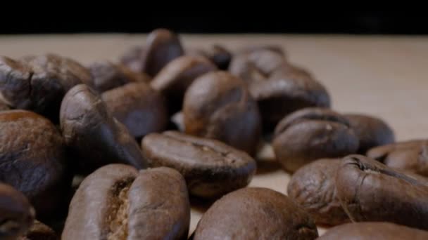 Całe Ziarna Kawy Soczewką Sondy — Wideo stockowe