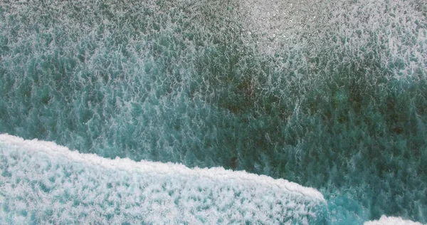 Uma Vista Aérea Das Belas Ondas Oceano — Fotografia de Stock