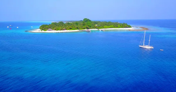 Drone Aereo Isola Incontaminata Nelle Maldive Bagnata Dall Oceano Indiano — Foto Stock