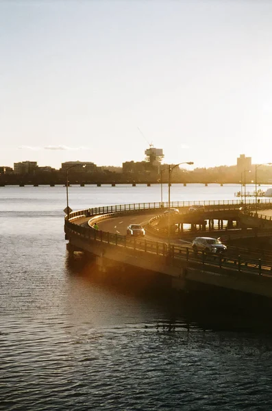 Blick Auf Eine Autobahnbrücke Bei Sonnenaufgang Cambridge Usa — Stockfoto