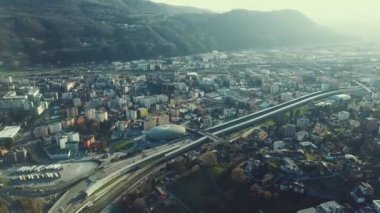 İsviçre, Ticino 'daki Chiasso ve Vacallo' nun hava manzarası.
