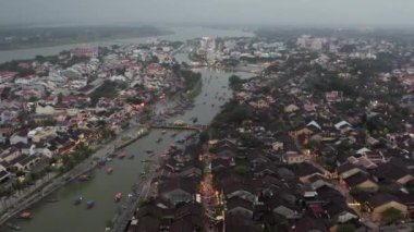Vietnam 'ın merkez kıyısındaki Hoi An şehrinin insansız hava aracı görüntüleri.