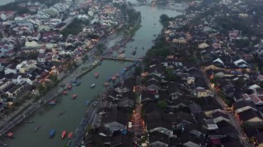 Vietnam 'ın merkez kıyısındaki Hoi An şehrinin insansız hava aracı görüntüleri.