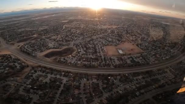 Vista Aerea Dall Interno Elicottero Sulla Zona Residenziale Durante Tramonto — Video Stock