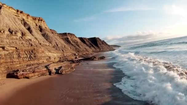 Fpv Droneshot Μια Παραλία Στην Πορτογαλία — Αρχείο Βίντεο