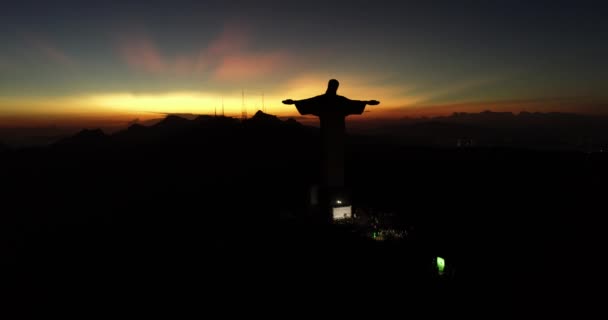 巴西里约热内卢耶稣基督的雕像在黄金时段的风景画 — 图库视频影像
