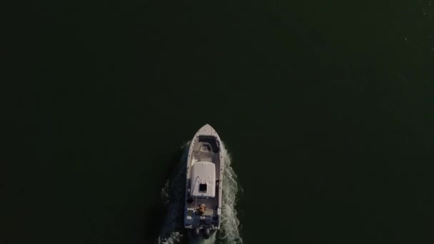 Flygfoto Över Motorbåt Som Seglar Kanalen Treasure Island Florida — Stockvideo