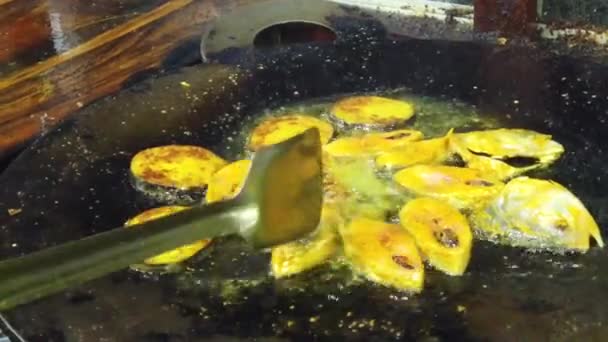 Una Frittura Padma Ilish Fish Mawa Ghat Bangladesh — Video Stock