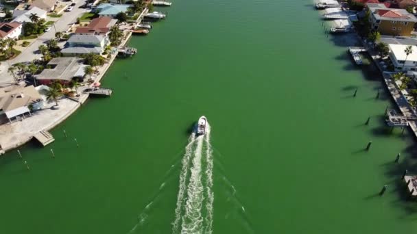 Una Vista Aérea Una Lancha Motor Canal Treasure Island Florida — Vídeos de Stock
