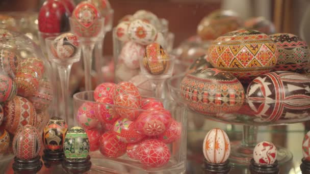 Die Nahaufnahme Der Sammlung Traditioneller Ukrainischer Ostereier Pysanka — Stockvideo