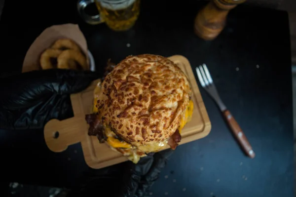 Primer Plano Una Deliciosa Hamburguesa —  Fotos de Stock