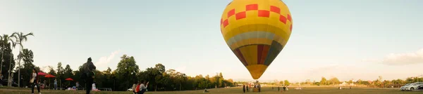 Panoramic Shot Yellow Parachute Balloon Field Blue Sky Sunny Day — Stock Photo, Image
