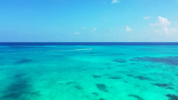 Ein Schöner Blick Auf Das Türkisfarbene Wasser Auf Den Malediven — Stockfoto