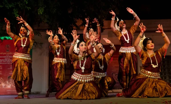 Artistas Indianas Realizando Dança Clássica Indiana Odissi Palco Feira Pushkar — Fotografia de Stock