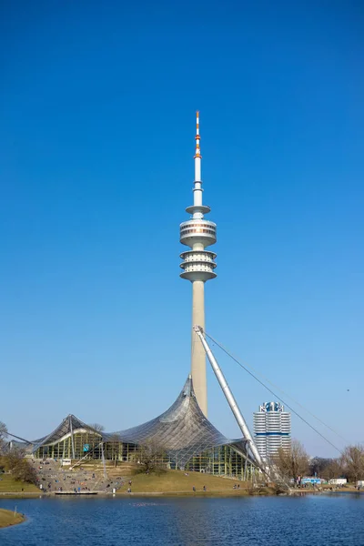 Plano Vertical Del Parque Olímpico Munich Con Vistas Lago — Foto de Stock