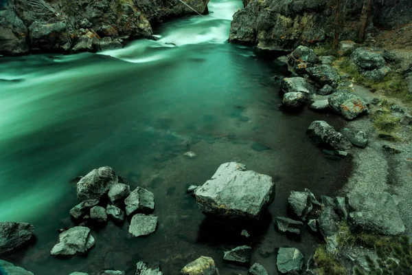 Una Lunga Esposizione Del Firehole River Nel Parco Nazionale Yellowstone — Foto Stock