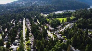 Kuzey Vancouver 'daki Capilano Nehri Bölge Parkı' ndaki Cleveland barajının hava görüntüsü.