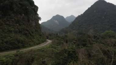 Vietnam 'daki Phong Nha Ke Bang Ulusal Parkı manzarası