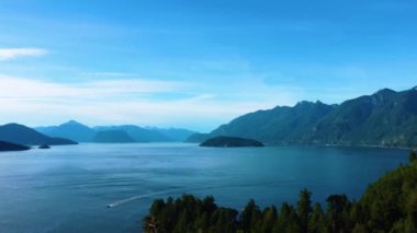 Güzel Whytecliff Park ve Howe Sound 'un hava manzarası