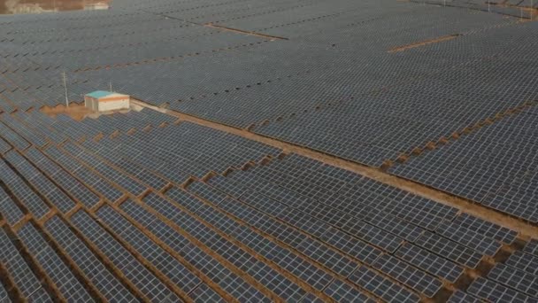 Luchtfoto Van Fotovoltaïsche Centrale — Stockvideo