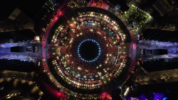 Una Toma Aérea Una Ciudad Noche Con Las Luces Brillantes — Vídeos de Stock