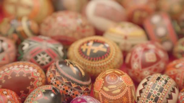 Geleneksel Ukrayna Paskalya Yumurtalarının Yakın Plan Görüntüleri Pysanka — Stok video