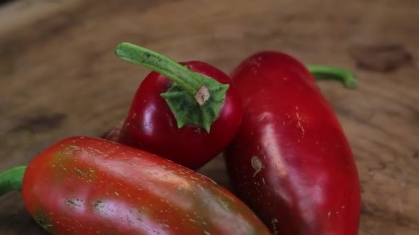 Sriracha Peper Peper Van Iconische Hete Saus — Stockvideo