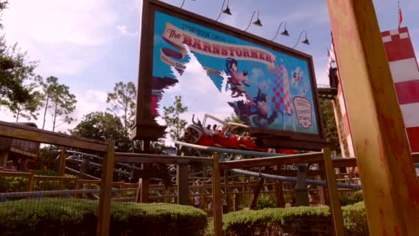 Walt Disney World Magic Kingdom Goofy Rollercoaster Ride — Stock video