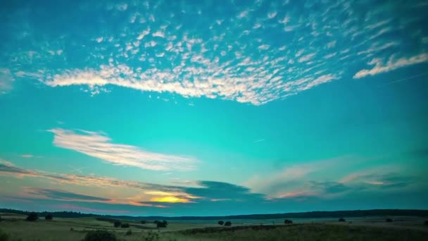 Hermoso Paisaje Hecho Nubes Atardecer Viento Luz Solar Raja Ampat — Vídeos de Stock