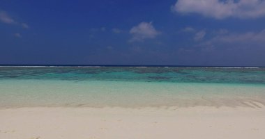 Güzel bir deniz manzarası büyüleyici.