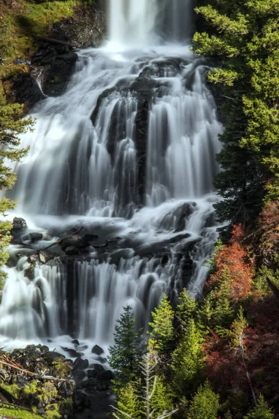 Una Lunga Esposizione Verticale Undine Falls Sul Lava Creek Nel — Foto Stock