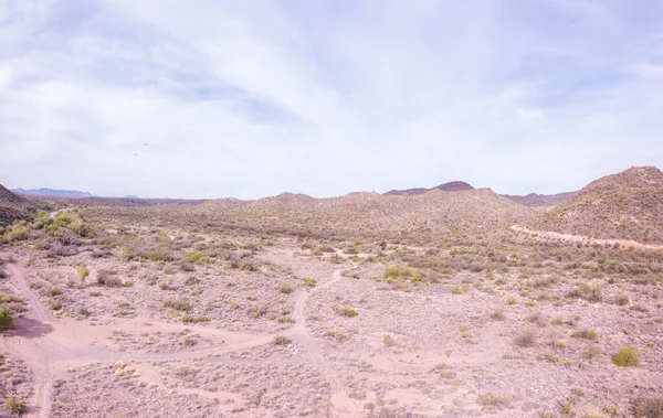 Schöne Aufnahme Eines Trockenen Zeltplatzes Arizona Mit Trockenen Pflanzen Und — Stockfoto