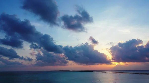 Breathtaking View Dark Sunset Clouds Clear Blue Ocean — Stock Photo, Image