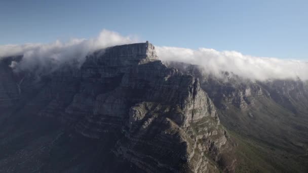 Drónfelvétel Cape Town Signal Domb Tetejéről Amint Eléri Felhőket Kék — Stock videók
