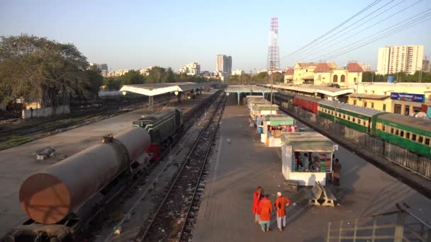 Motore Alla Stazione Karachi Cantt Pakistan — Video Stock