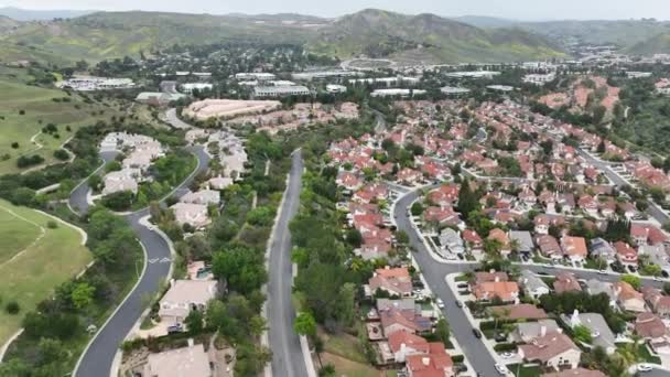 Een Luchtfoto Van Calabasas Stadsgezicht San Fernando Valley Regio Van — Stockvideo