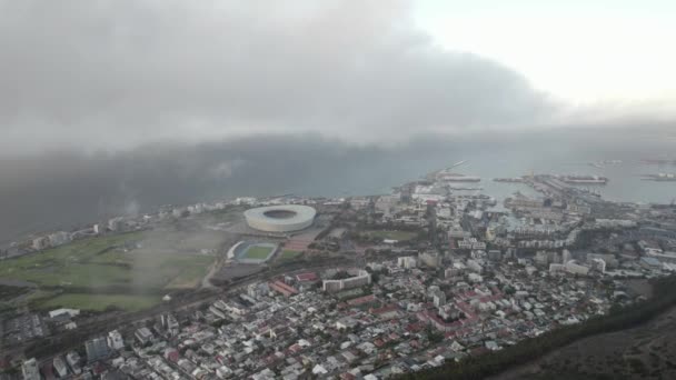 Imagens Dos Drones Dos Edifícios Cidade Cabo Com Tempo Nebuloso — Vídeo de Stock
