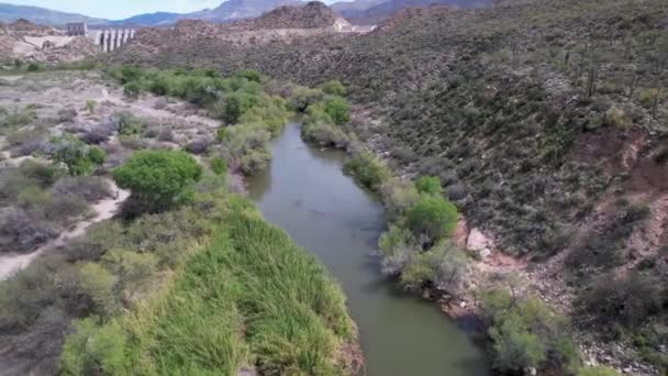 Fågelperspektiv Floden Verde Mot Bartlett Dammen Arizona Usa — Stockvideo