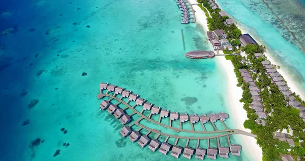 Авіаційний Постріл Зеленого Острова Водяними Віллами Курорті Кураматі Мальдіви — стокове фото