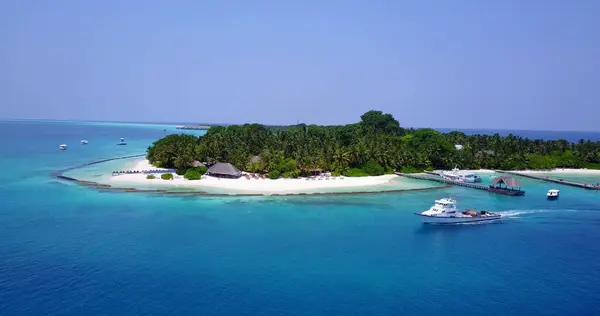 Una Vista Aérea Barcos Atracando Embarcadero Isla Las Maldivas — Foto de Stock
