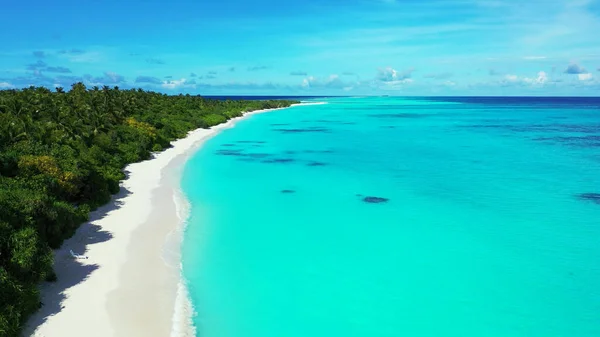 Drone Aéreo Disparado Uma Ilha Tropical Intocada Sudeste Asiático Oceano — Fotografia de Stock