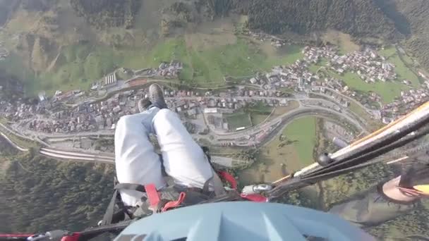 Osoba Paragliding Rakouských Alpách Saint Anton Arlberg — Stock video