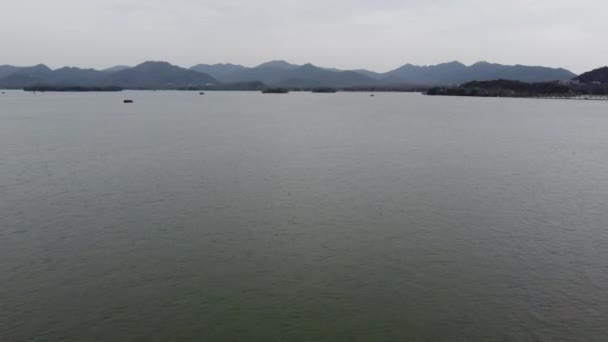 Letecký Pohled Západní Jezero Hangzhou Čína Ponurý Den — Stock video