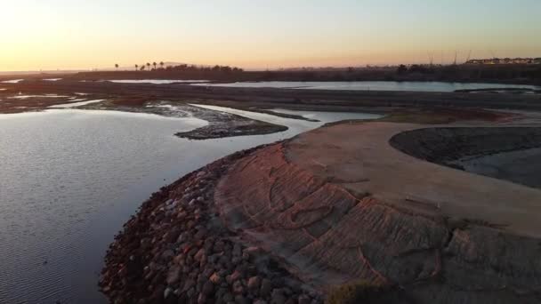 Strzał Drona Zachodzie Słońca Plaży Huntington Ocean Spokojny Kalifornii — Wideo stockowe