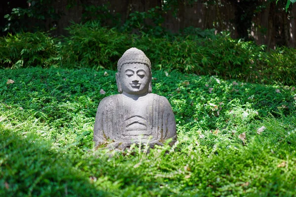 Het Standbeeld Van Boeddha Botanische Tuin Kaiserslautern Duitsland — Stockfoto