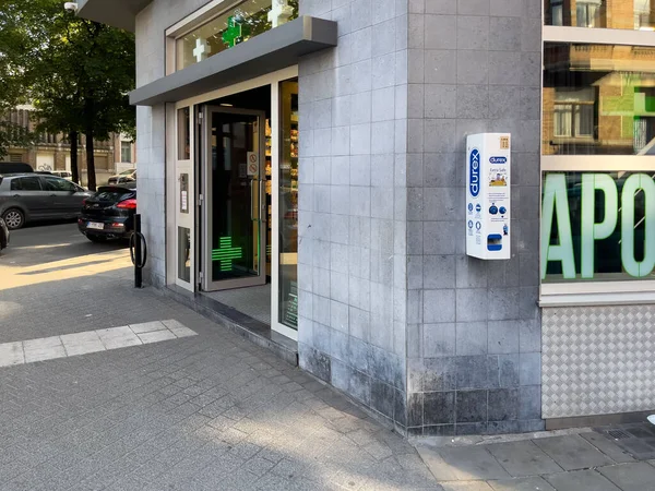 Auto Parcheggiate Vicino Una Farmacia Bruxelles — Foto Stock