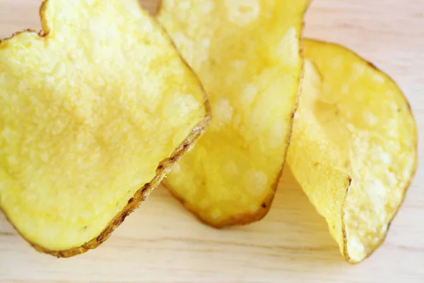 Fresh Homemade Potato Chips Wooden Table — Stock Photo, Image
