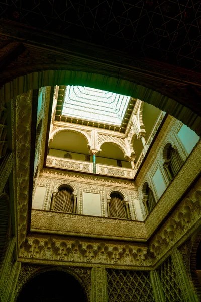 Plano Vertical Hermoso Interior Del Palacio Real Del Alcázar Sevilla — Foto de Stock