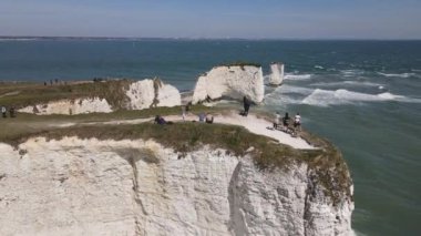 Eski Harry 'nin bir HD' si. Denizin üzerindeki uçurumlar