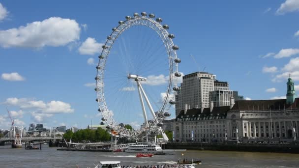 London Eye South Bank River Thames Sunny Day London England — стоковое видео